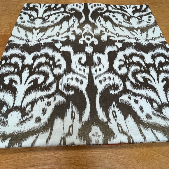 Pair of Pottery Barn Valencia Pillow Covers - Picture 3 of 7